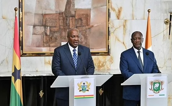 Ivorian President Alassane Ouattara and Ghana President John Dramani Mahama